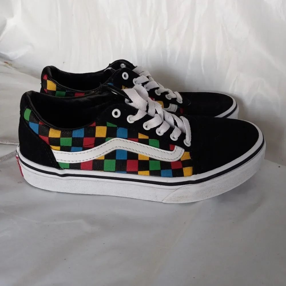 Vans Old Skool Kids Size 3.5 Rainbow Checkered Sneakers Shoes